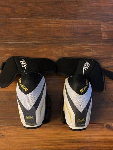 Used Medium Bauer  Supreme 150 Elbow Pads