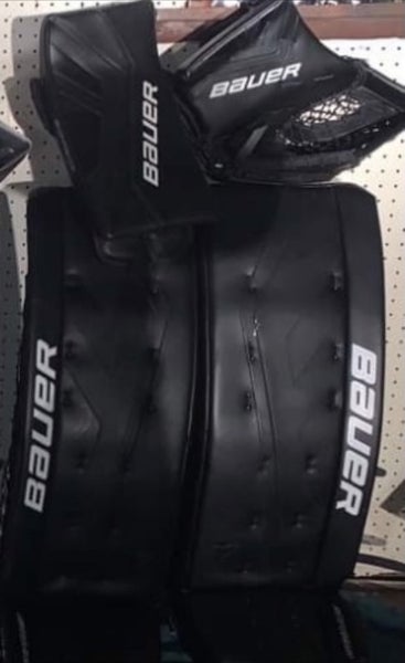 Like New Bauer Supreme One.9 35+2 Black goalie leg pads/blocker/ Catcher Combo