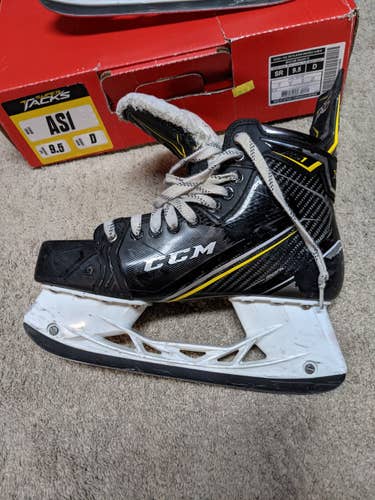 CCM Super Tacks AS1 Hockey Skates Size 9.5