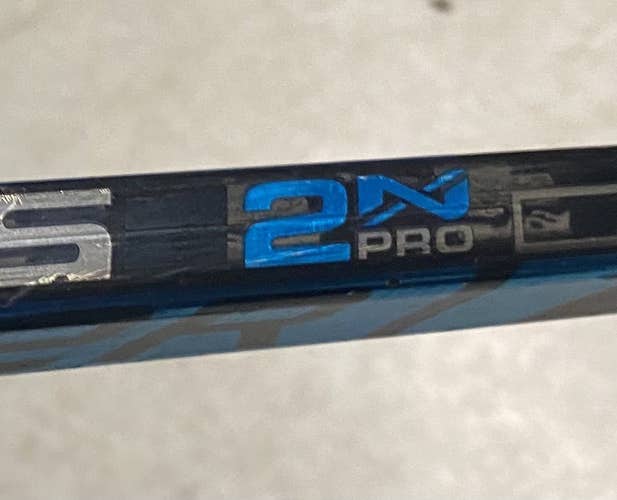 Junior Right Handed Nexus 2N Pro Hockey Stick