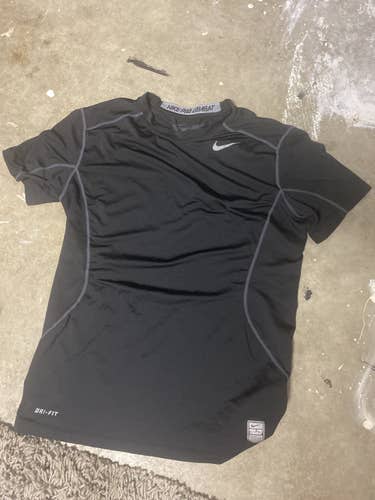Black Pro-Combat Medium Nike Shirt