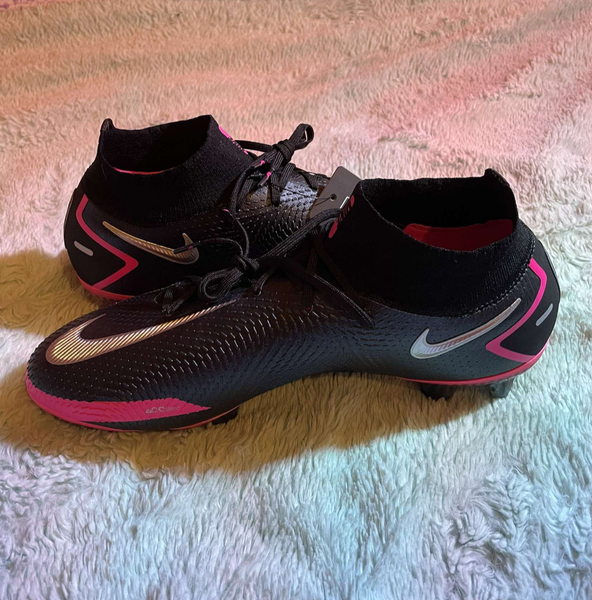 New Size Men's 10.5 (W 11.5) Nike Phantom GT Elite Cleats