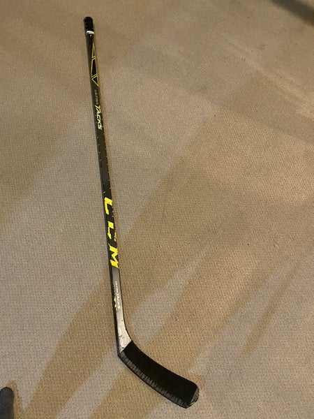 Intermediate New Left Hand Easton SE6 Hockey Stick Mid Pattern |  SidelineSwap