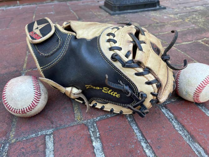 Used All Star Right Hand Throw CM3000XSBT Catcher's Glove 32"