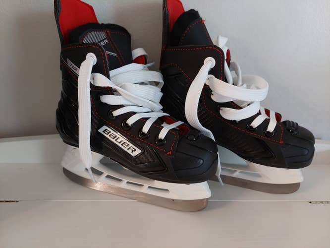 Youth Used Bauer Ns Hockey Skates Regular Width Size 10