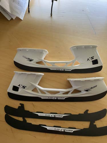 New CCM SB XS 271 mm