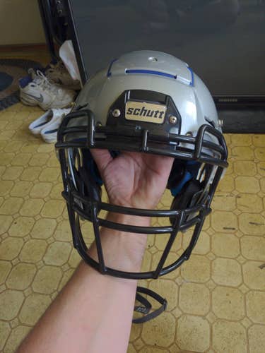 Adult medium Schutt F7 Helmet