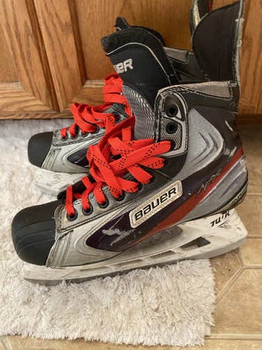 Bauer Vapor APX Regular Width Size Senior 9