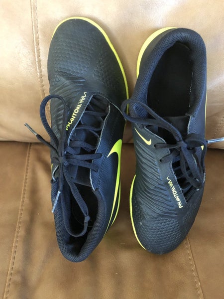 Black Used Men's Size 8.0 (Women's 9.0) Indoor Nike Cleats