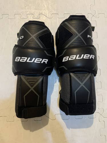 Bauer pro intermediate knee pads