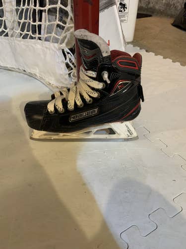 Junior Bauer Regular Width  Size 3.5 Vapor 1X Goalie Skates