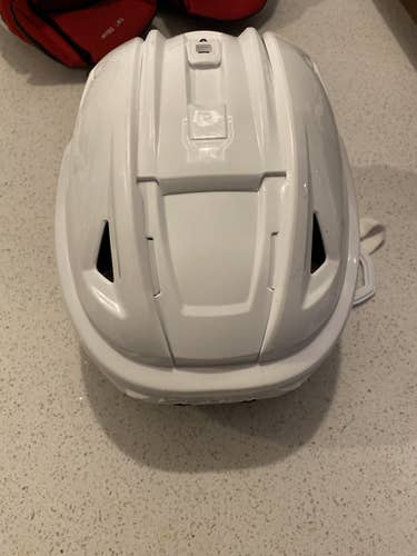 White Used Medium Bauer  Re-Akt Helmet
