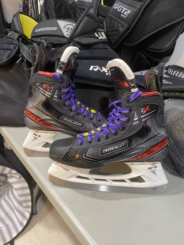 Junior Bauer Regular Width Size 5 Vapor 2X Hockey Skates