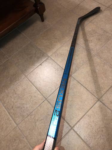 Intermediate Right Handed Mid Pattern Pro Stock Nexus 2N Pro Hockey Stick(D1 Stock) GENTLY USED