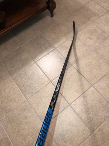 Intermediate Right Handed Mid Pattern Pro Stock Nexus 2N Pro Hockey Stick