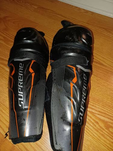 Used Junior Bauer Supreme one 4 Shin Pads