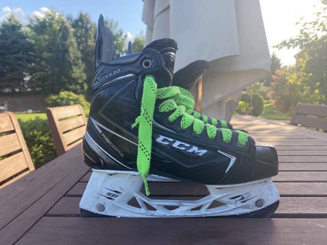 Junior CCM RibCor Platinum Skates (Size 4.5)