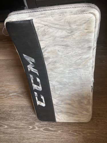 White Senior Used CCM Regular Retro Flex Pro
