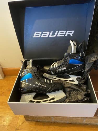 Senior New Bauer Supreme UltraSonic Hockey Skates Pro Stock Size 9