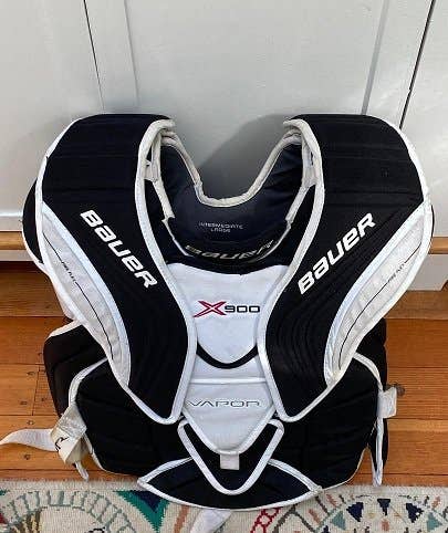Bauer Vapor X900 Goalie Chest Protector- size Intermediate Large- Used