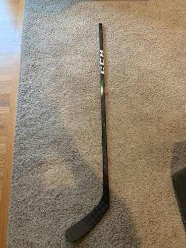 Senior RH RibCor Trigger 4 Pro Hockey Stick 75 Flex P29