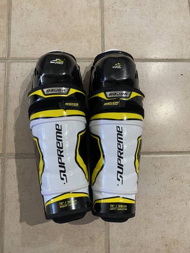 Senior Bauer  Supreme 2S Pro Shin Pads