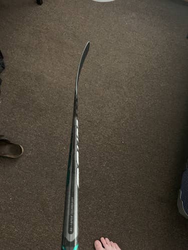 Senior Left Hand Mid Pattern Pro Stock Vapor FlyLite Hockey Stick