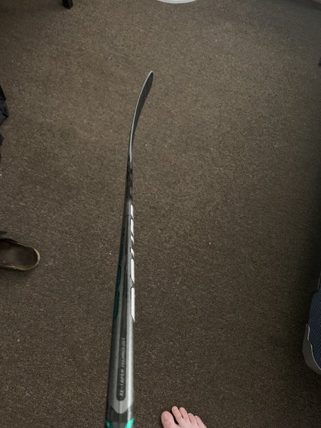 Senior Left Hand Mid Pattern Pro Stock Vapor FlyLite Hockey Stick