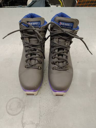 Size 9.5 Used Women's Merrill Cross Country Ski Boots