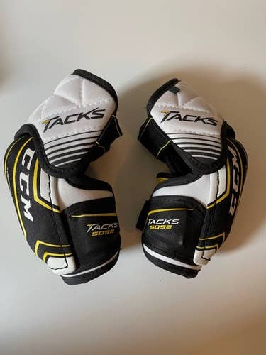 CCM Tacks 5092 Elbow Pads - Used - Youth Medium