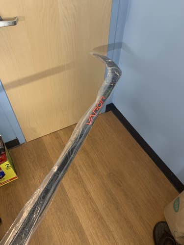 Senior Right Handed Toe Pattern Pro Stock Vapor FlyLite Hockey Stick