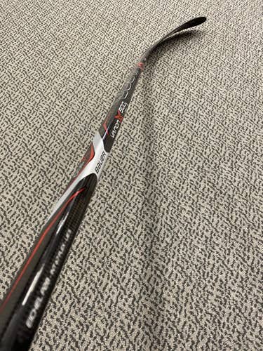 Bauer Vapor X900 left p28 67 flex hockey stick