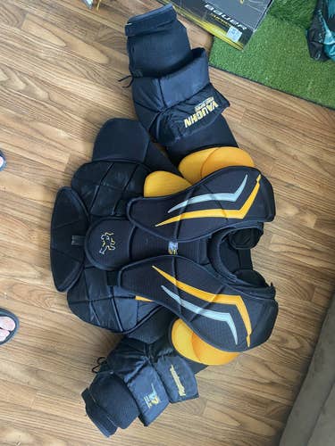 Used Large Vaughn  Velocity V7 XF Pro Carbon Goalie Chest Protector