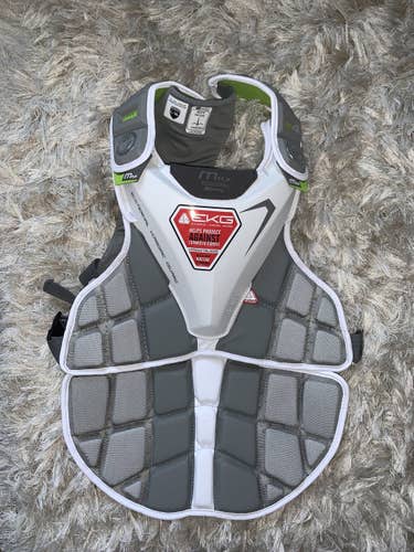 New White Adult Large Maverik Max Goalie Chest Protector