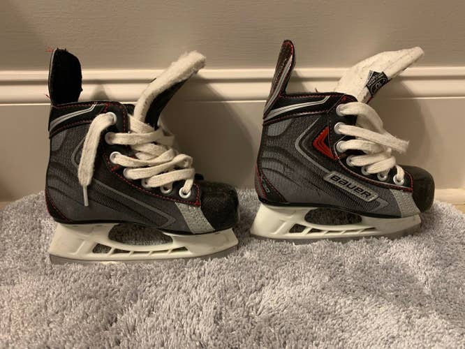 Youth Bauer Vapor x30 Hockey Skates Size 10 - Used/Like New