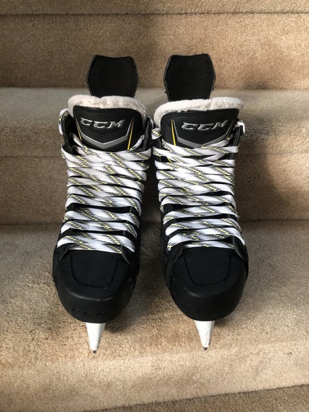 Senior CCM Regular Width Size 7.5 Tacks 9060 Hockey Skates