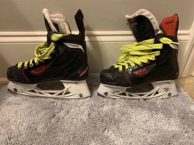Junior Used CCM RBZ Hockey Skates Regular Width Size 3