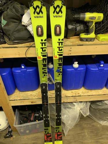 Volkl Racetiger SL Skis 156