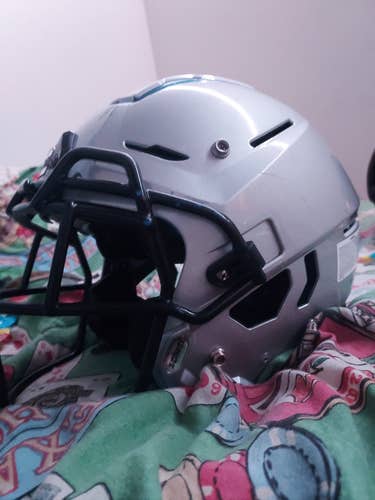 Used Large Schutt F7 Helmet