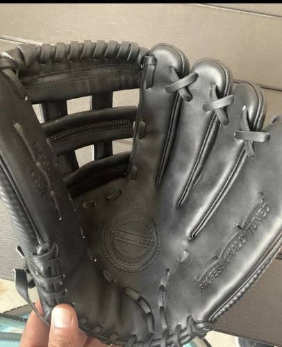 Outfield Glove Like New 12.75