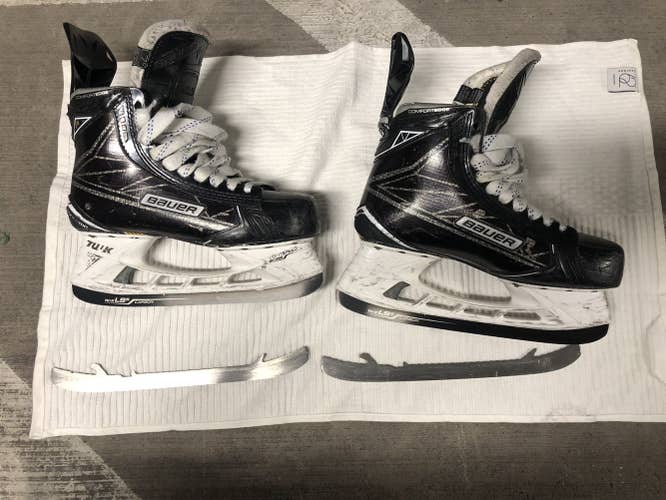 Senior Bauer Regular Width  Size 7 Supreme 1S Hockey Skates