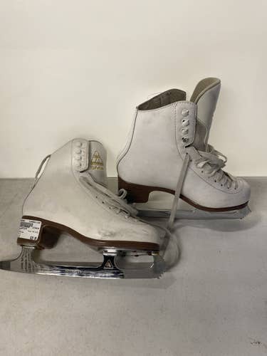 Used Jackson Artiste Senior 6 B - N Narrow Ice Skates Womens Figure Skates