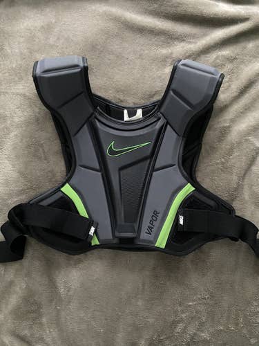 Nike vapor shoulder pad liner & Under armor arm guards bundle
