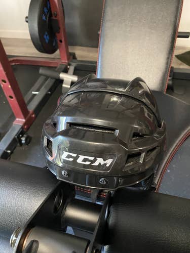 Black Used Medium CCM Vector V10 Helmet Pro Stock