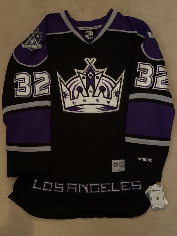 Jonathan Quick #32 Reebok XL Autographed Jersey from Frozen Pond