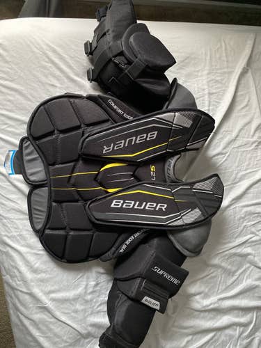 Junior New Large Bauer Supreme S27 Goalie Chest Protector