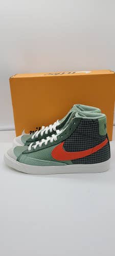 Green Adult New Men's Size 10 (Women's 11) Nike Shoes