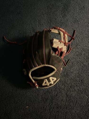 Used Right Hand Throw 11.5" Baseball Glove
