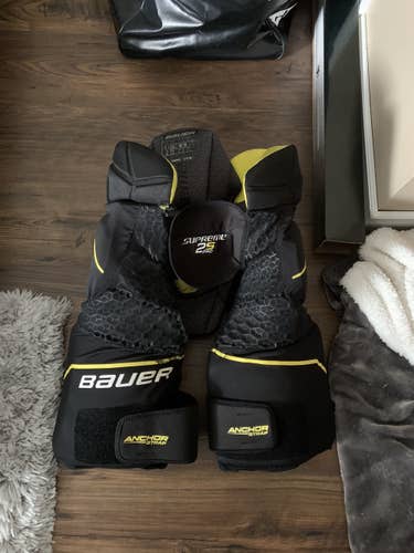 Black Senior Medium Bauer Supreme 2s Pro Girdle Pants