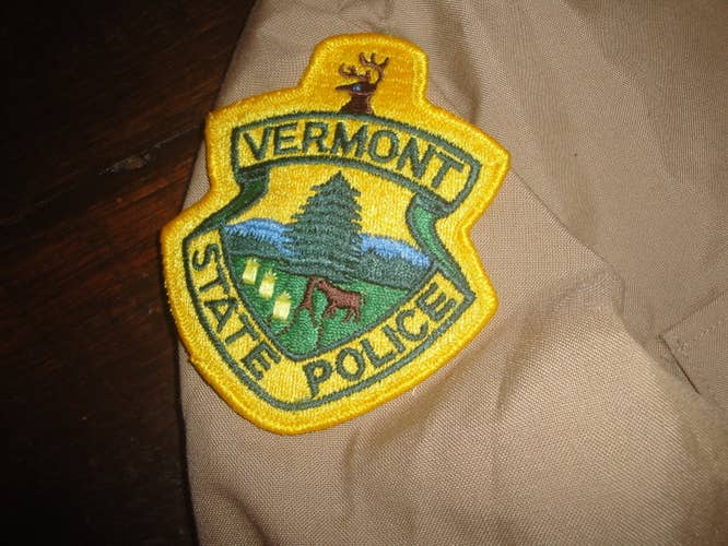 VERMONT STATE POLICE PATCHES TAN UNIFORM SHIRT 15x33 SMALL